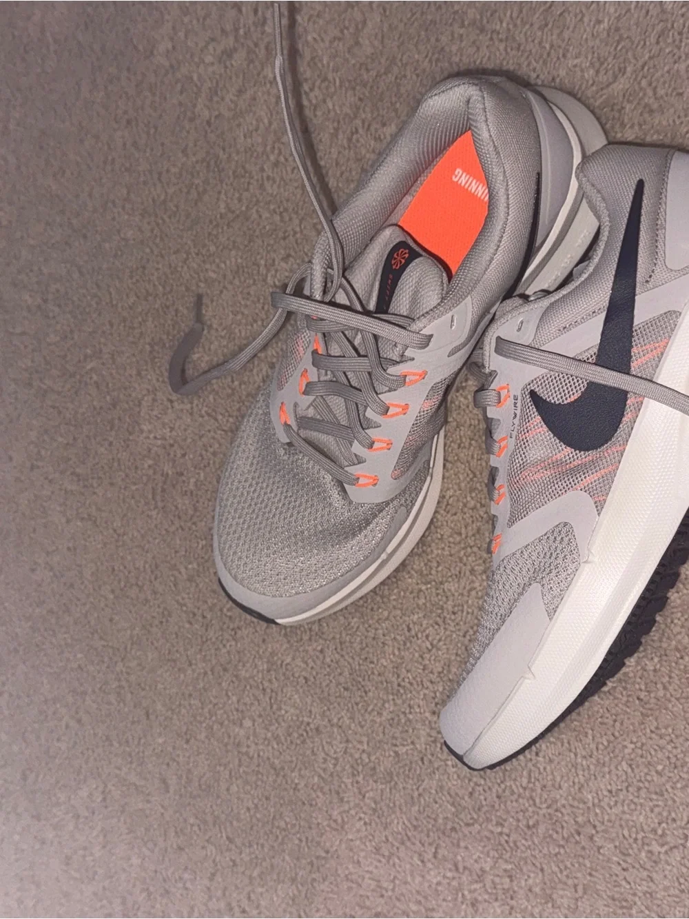 Nike Men’s Light Gray running shoes